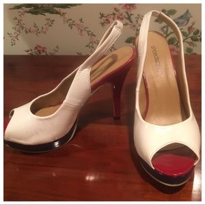 Shoe dazzle red white and blue pumps